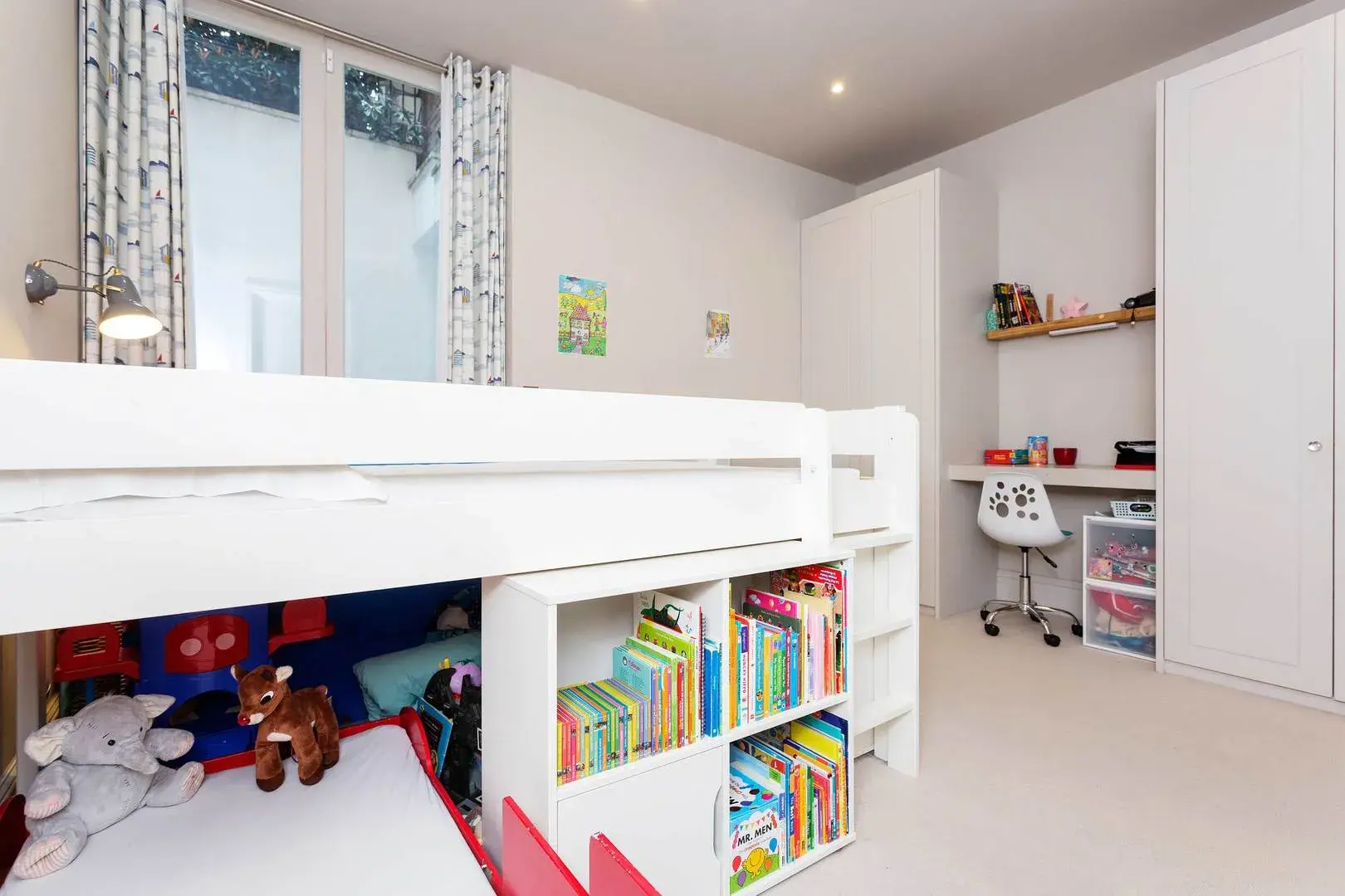 Brondesury Road, holiday home in London