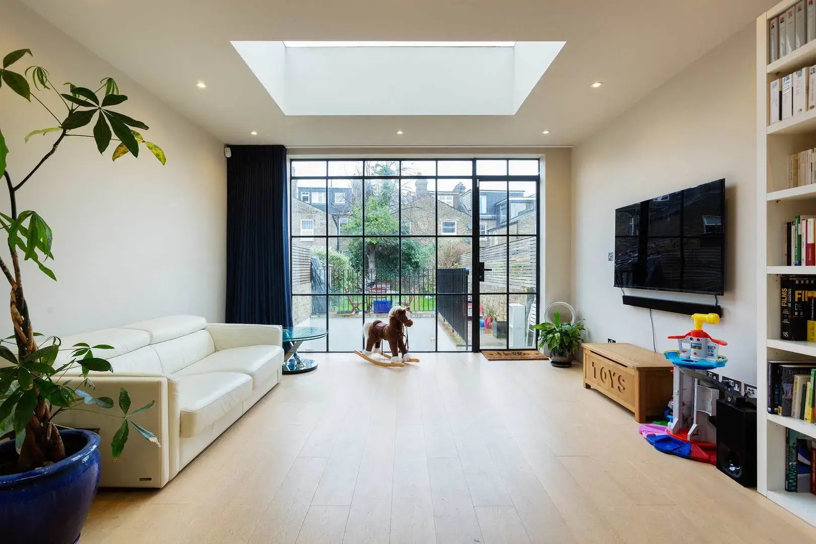 Brondesury Road, holiday home in London