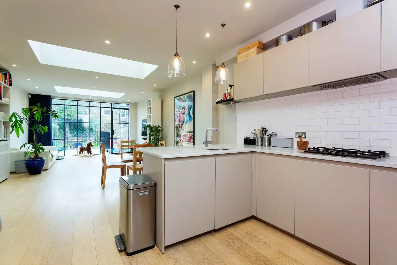 Brondesury Road, holiday home in London