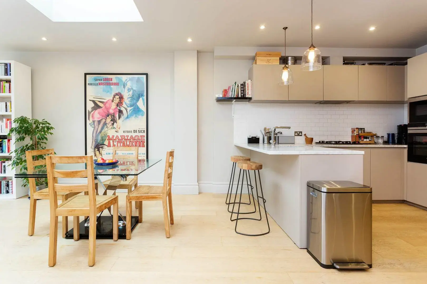 Brondesury Road, holiday home in London
