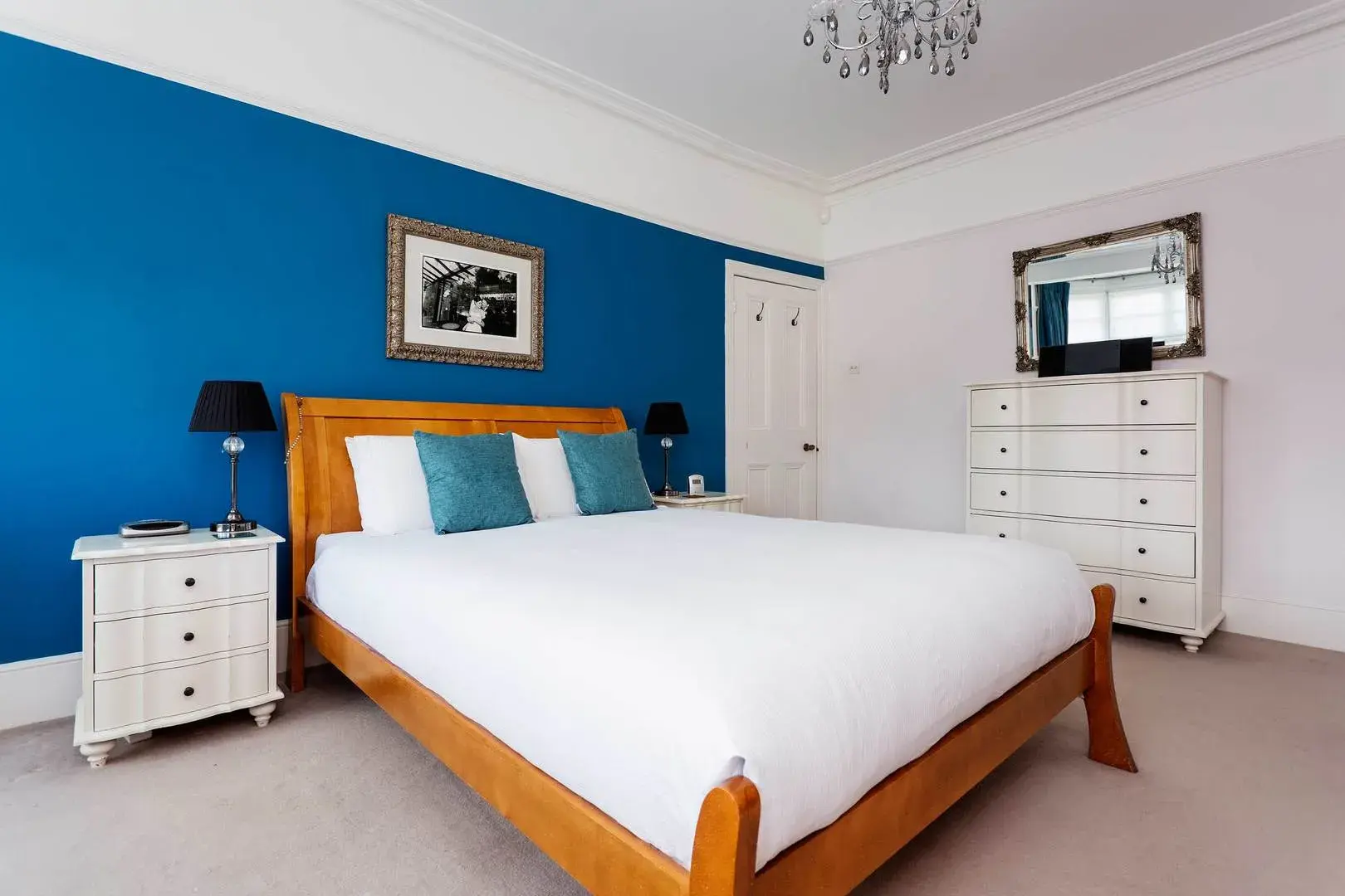 Vineyard Hill Road, holiday home in Wimbledon – South London, London