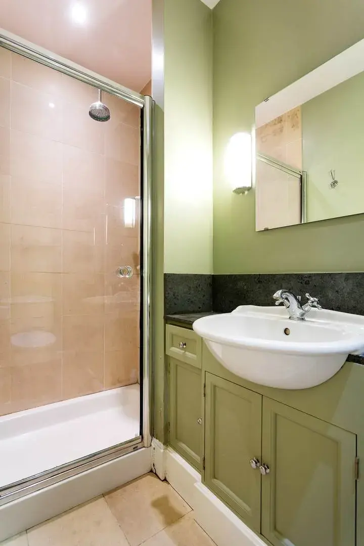 Thornton Avenue, holiday home in Chiswick, London