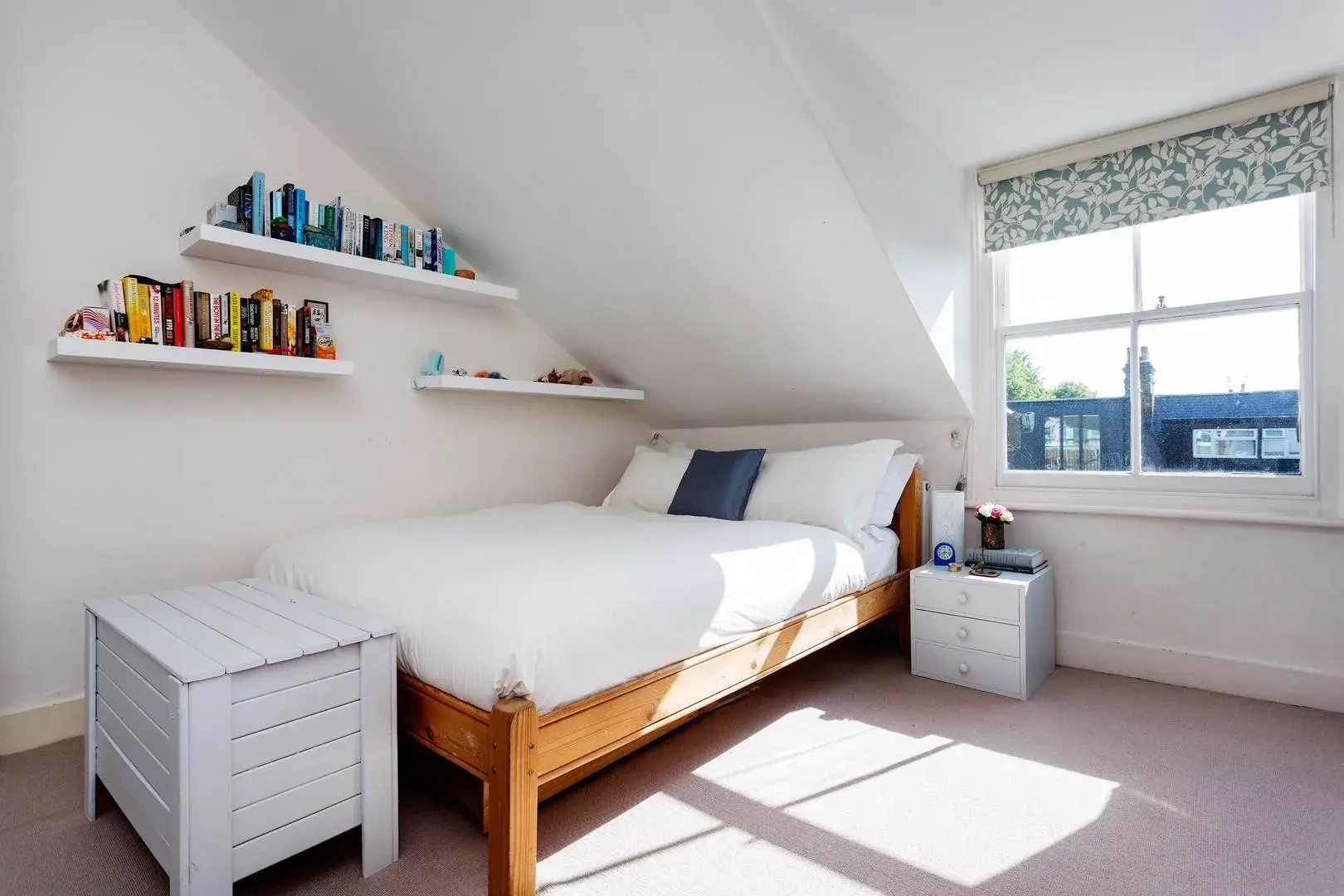 Thornton Avenue, holiday home in Chiswick, London