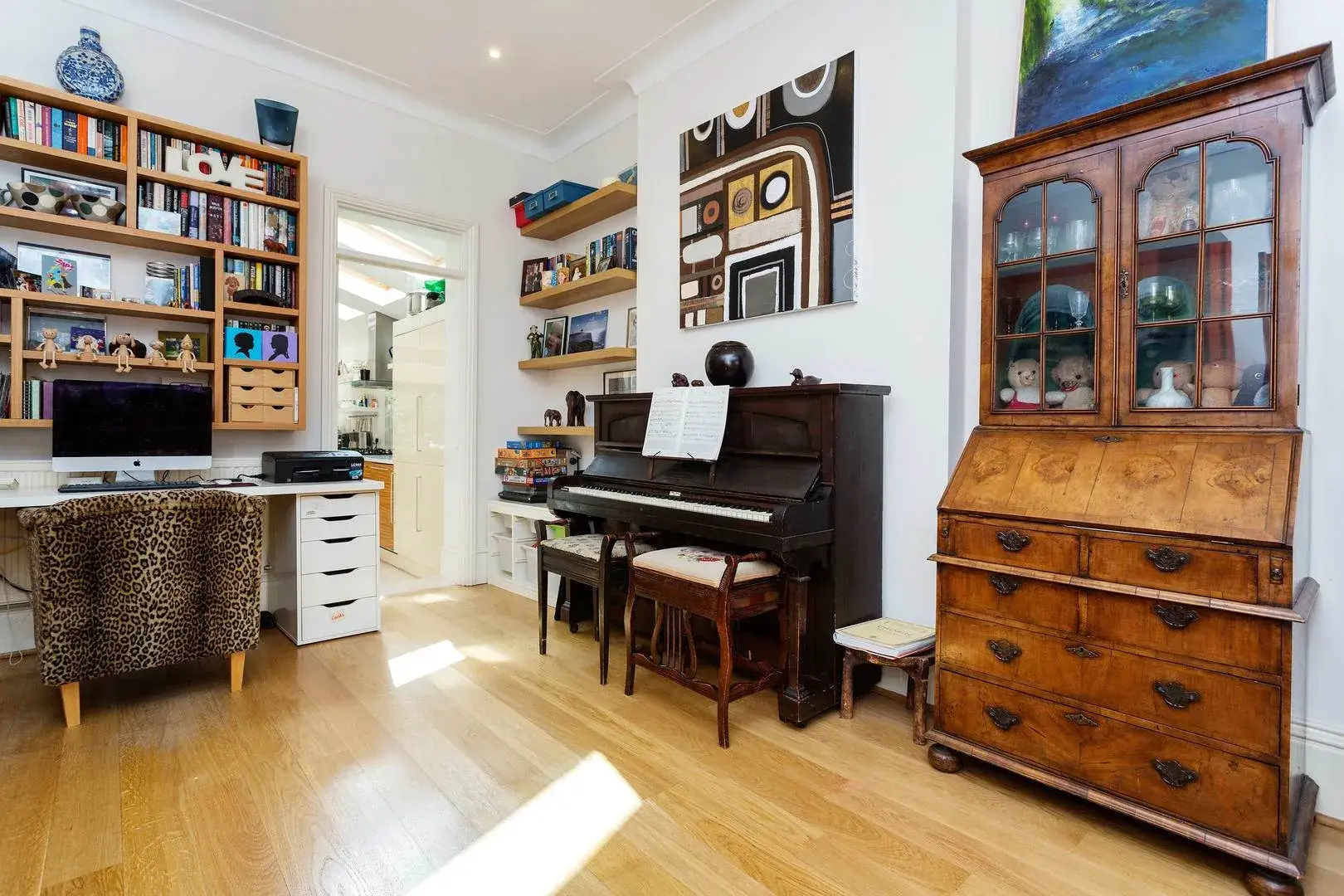 Thornton Avenue, holiday home in Chiswick, London