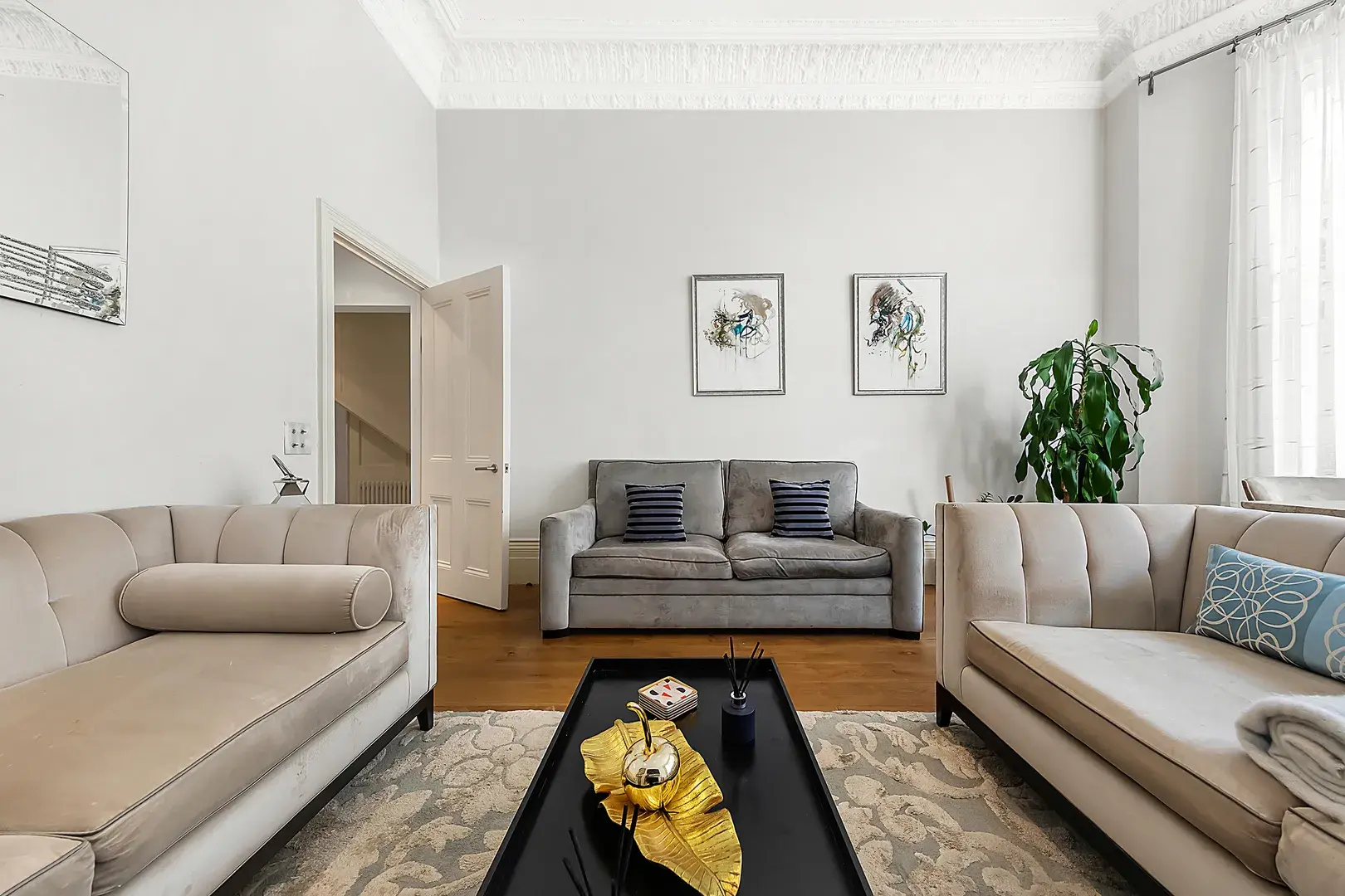 Holland Park Gardens, holiday home in Kensington, London