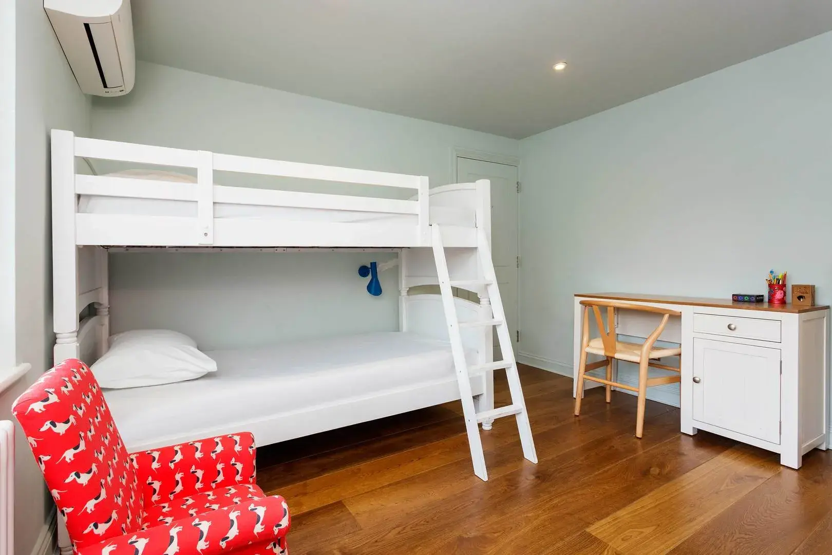 Nowell Road, holiday home in Barnes, London