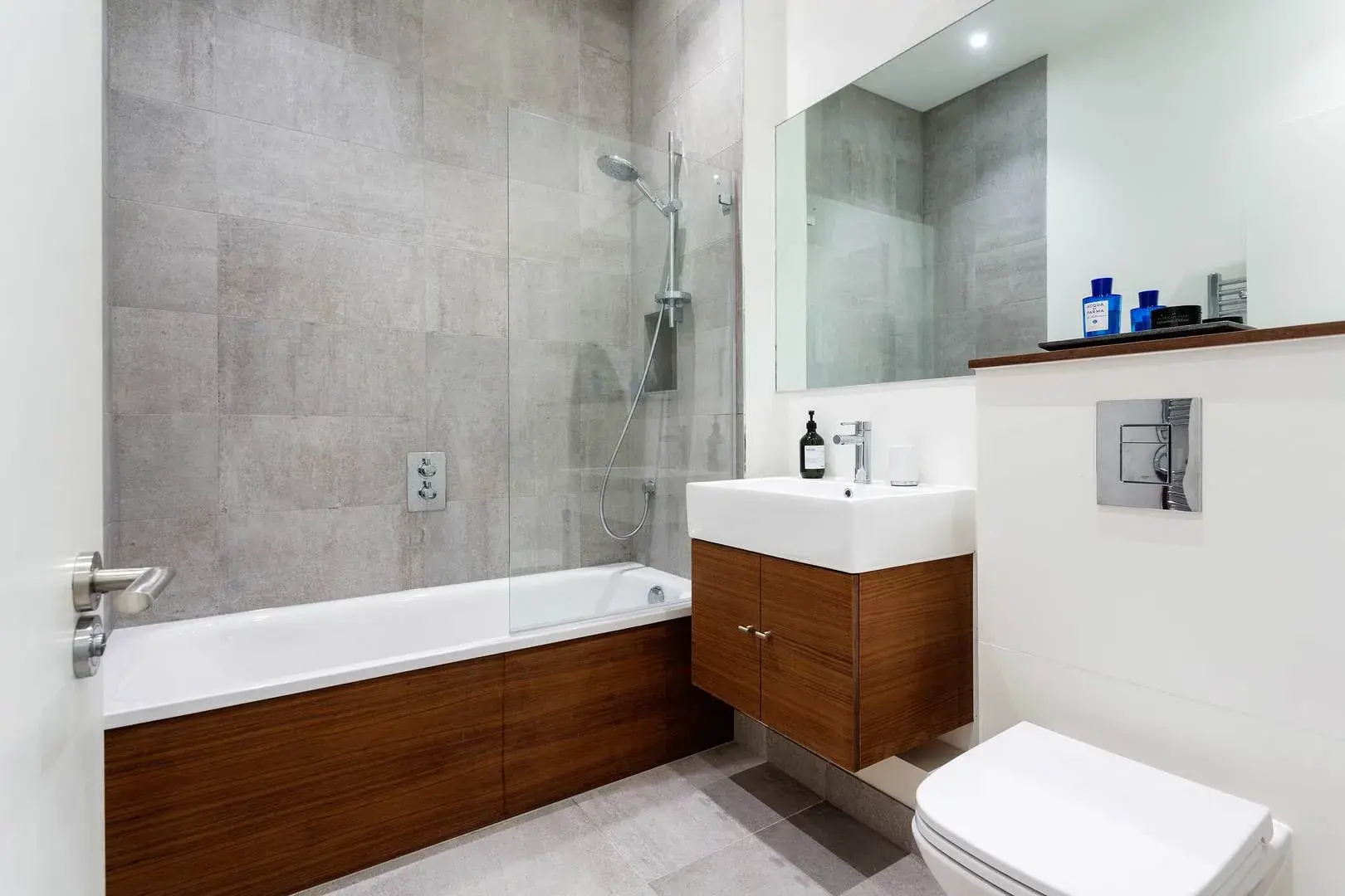 Sisters Avenue, holiday home in Clapham, London