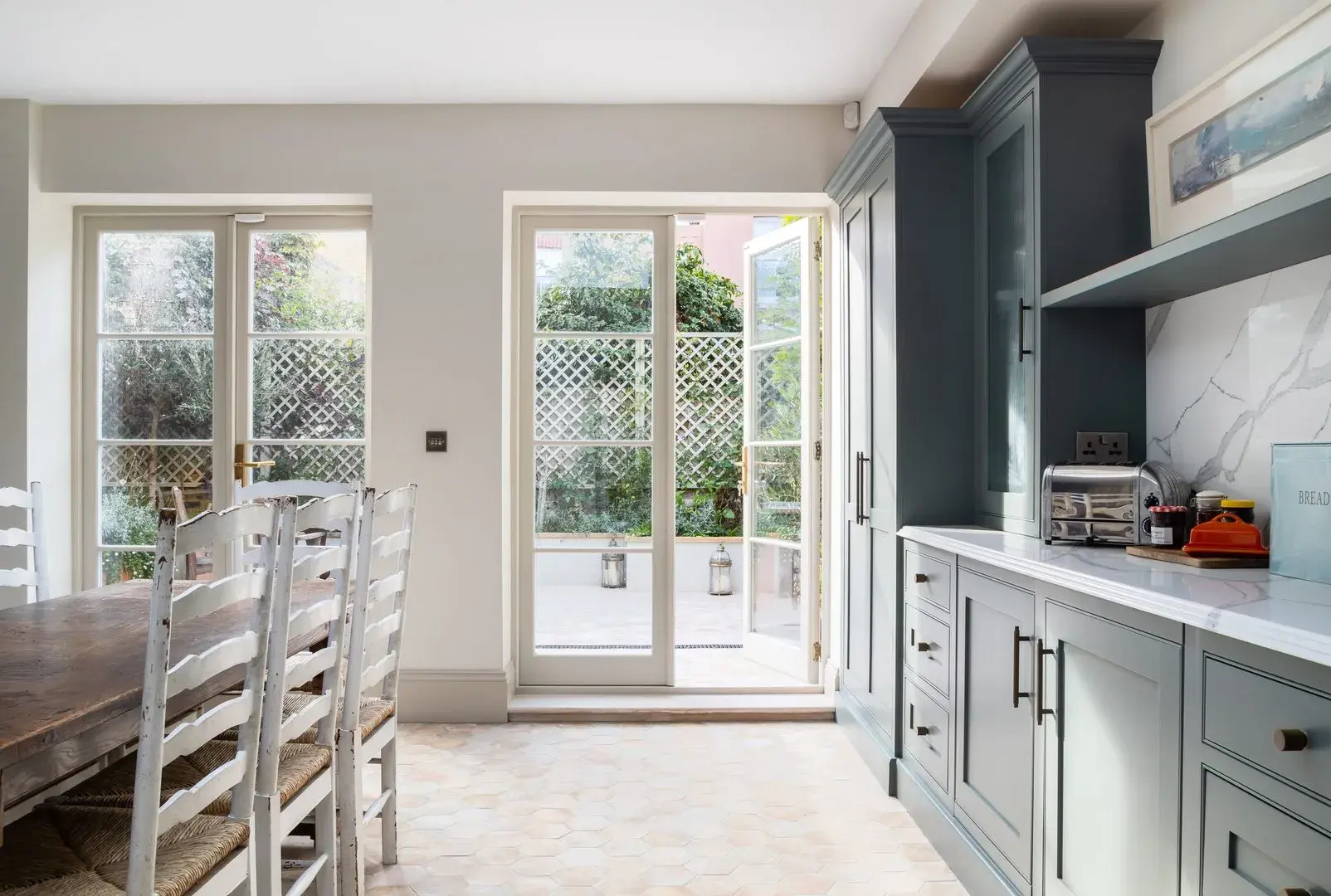 Henning Street, holiday home in Battersea, London