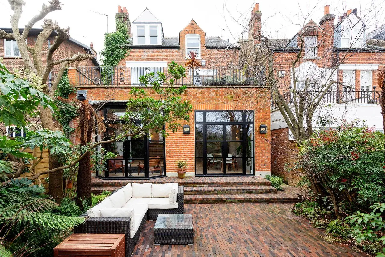 Baskerville Road Street, holiday home in Wandsworth, London