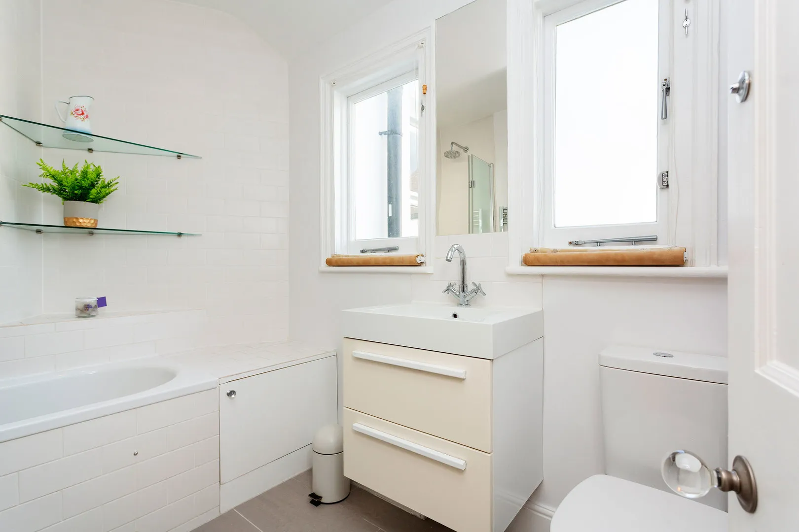 Frewin Road II, holiday home in Wandsworth, London