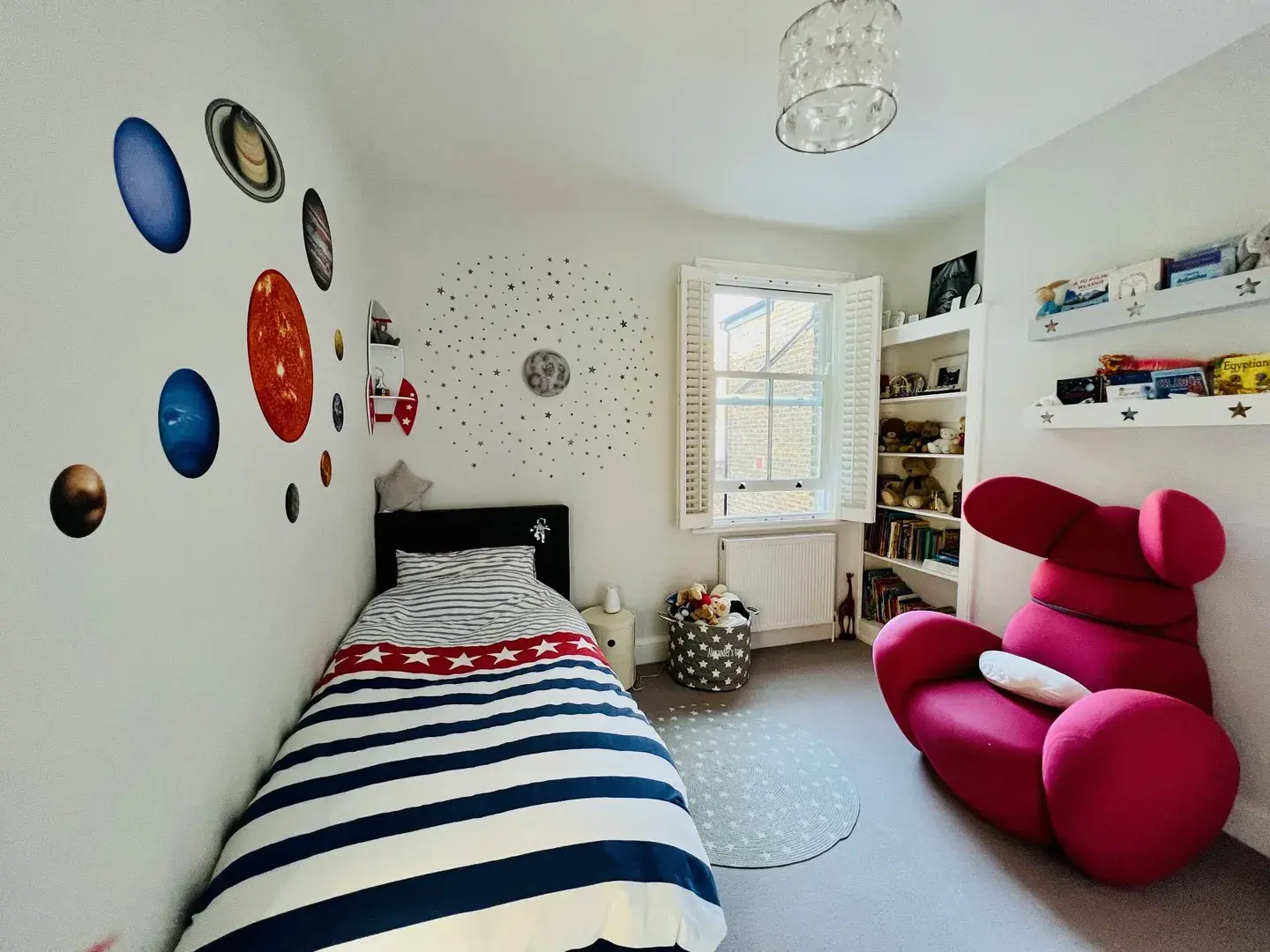 Ingelow Road, holiday home in Battersea, London