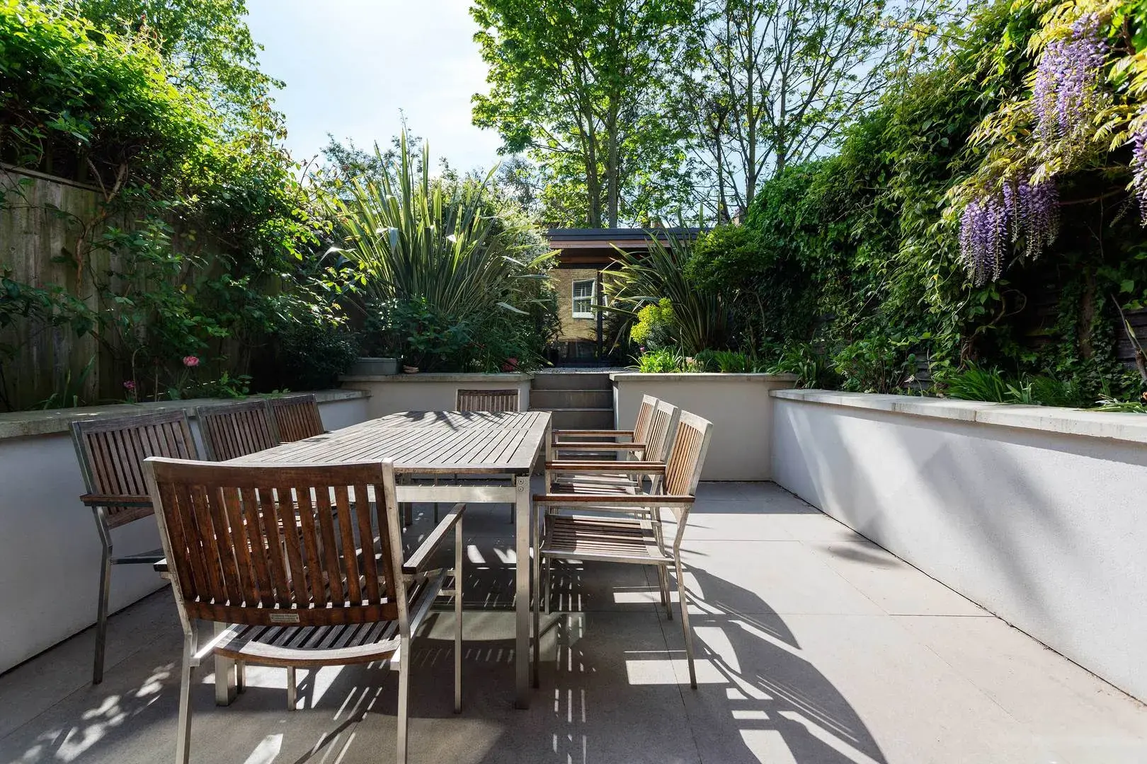 Rowfant Road, holiday home in London