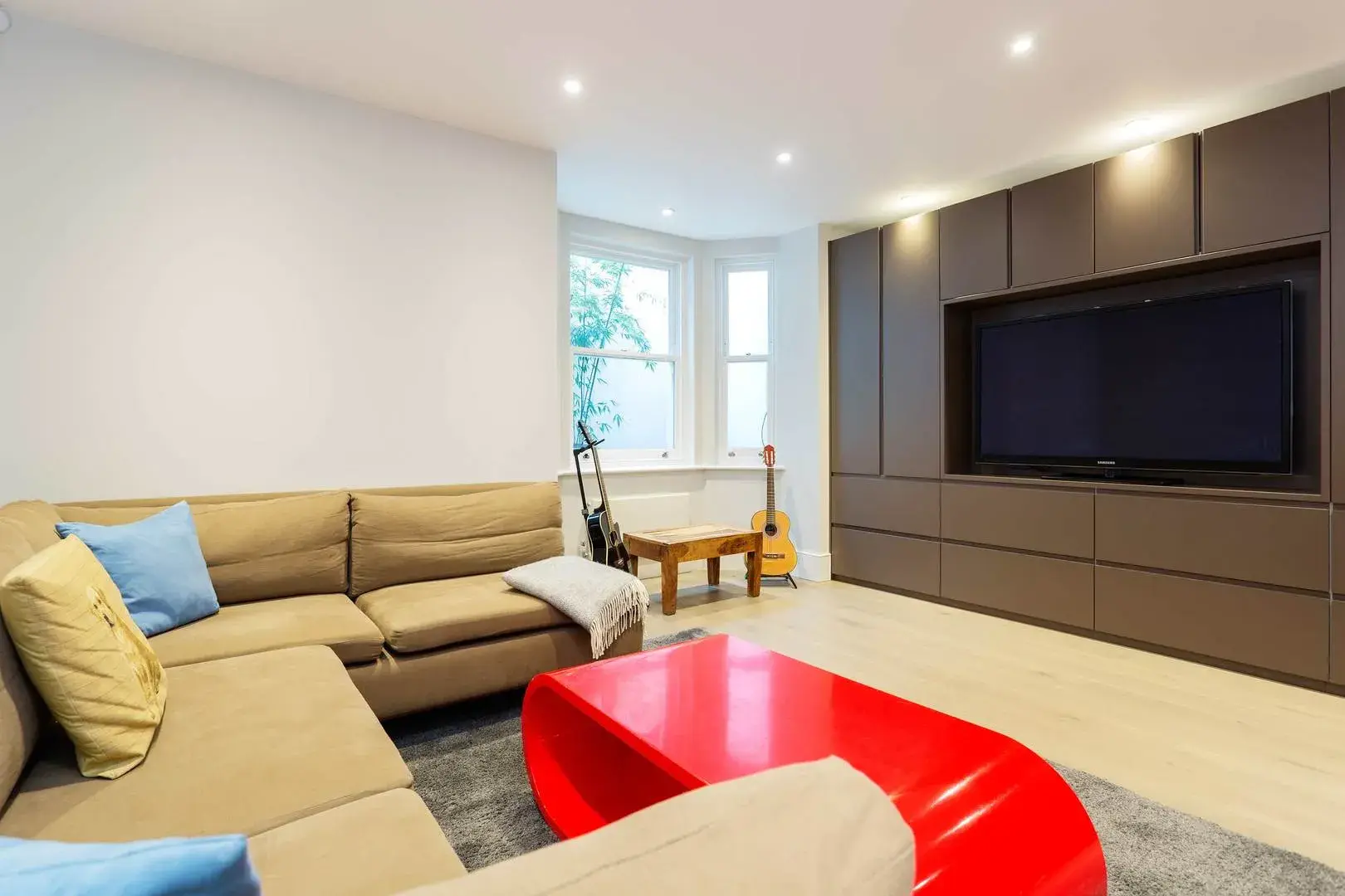 Rowfant Road, holiday home in London