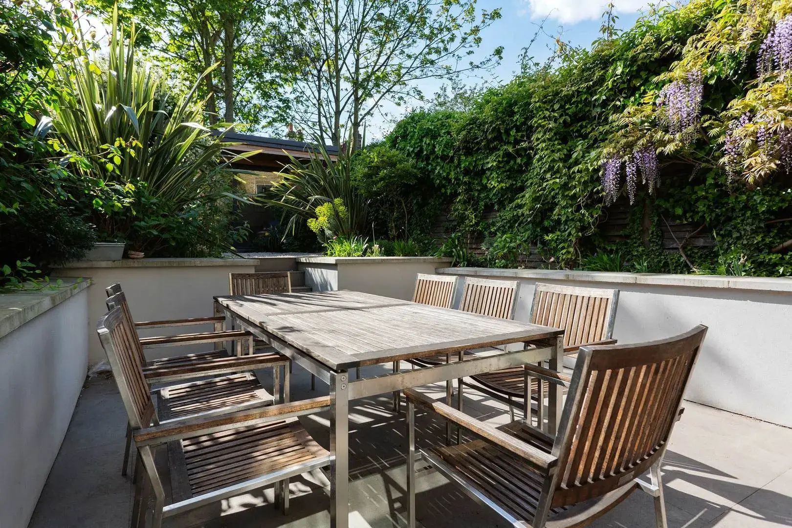 Rowfant Road, holiday home in London