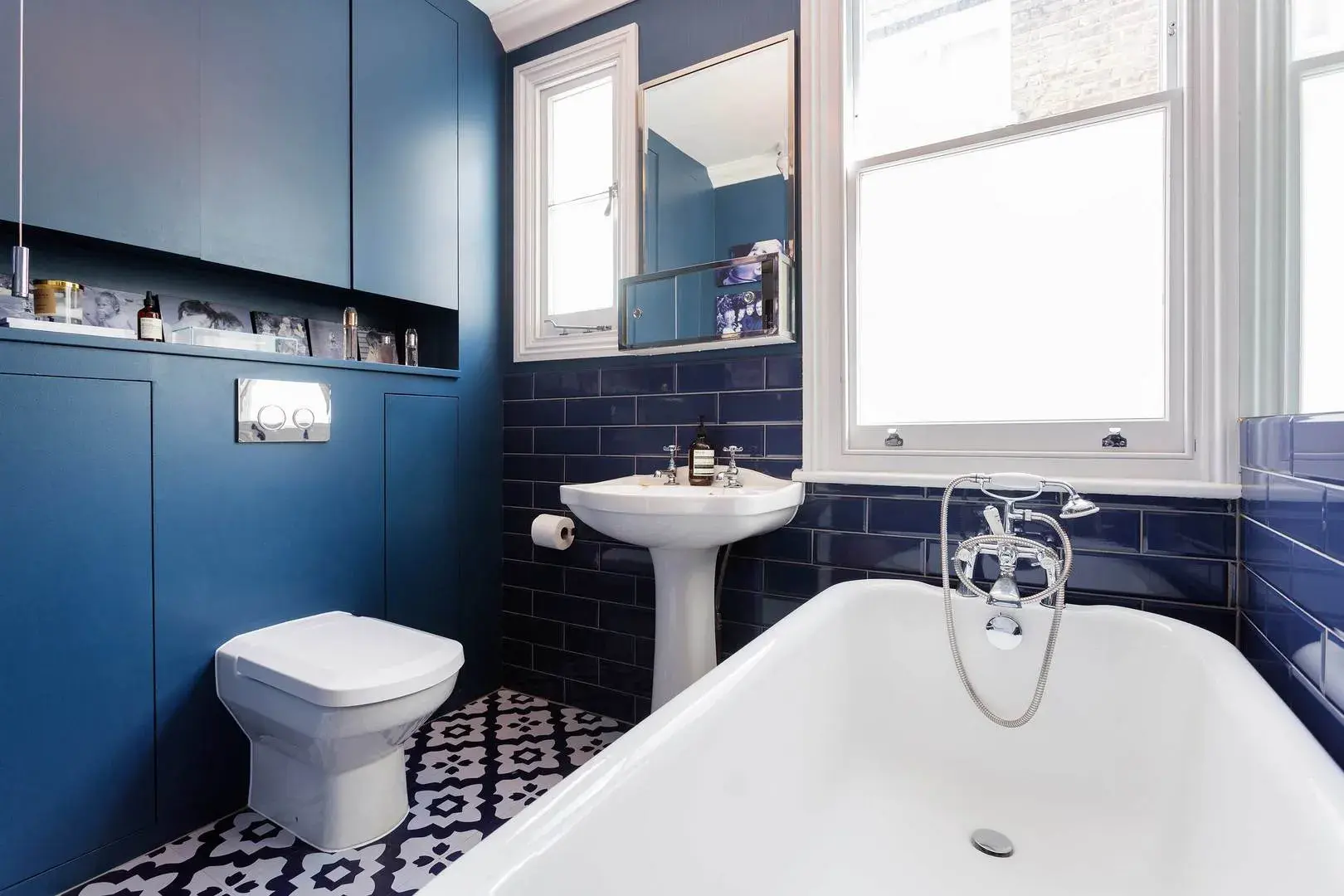 Rowfant Road, holiday home in London