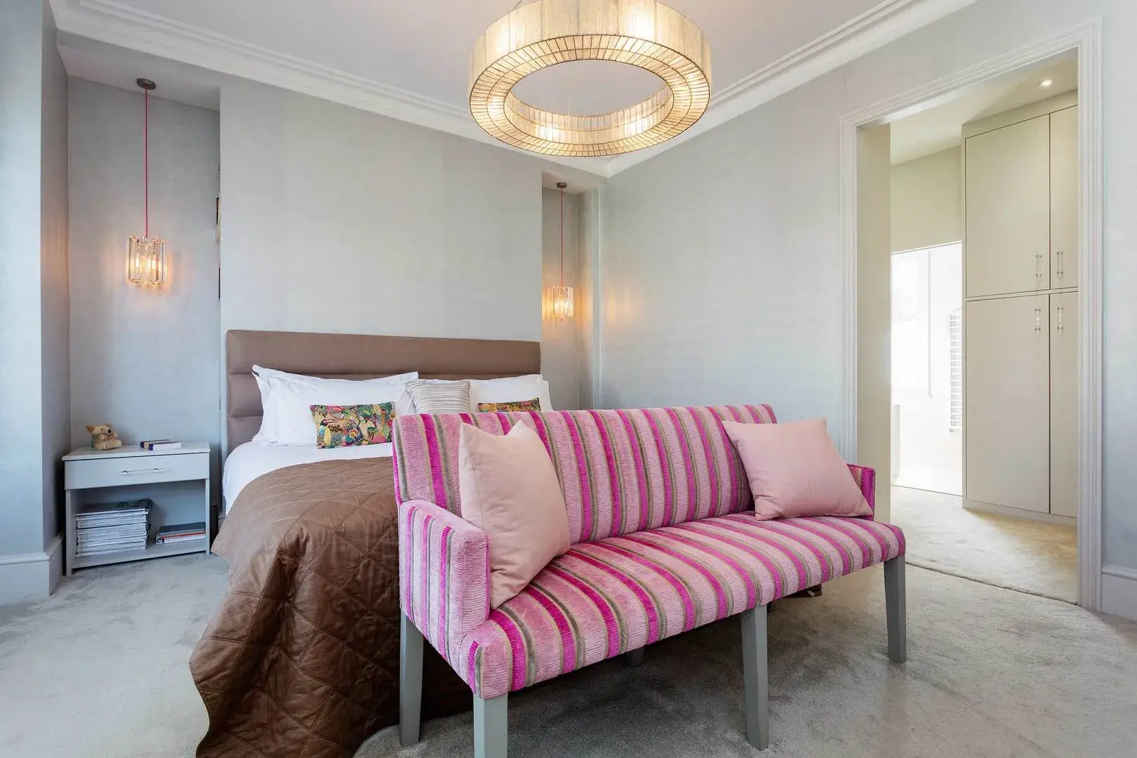 Rowfant Road, holiday home in London