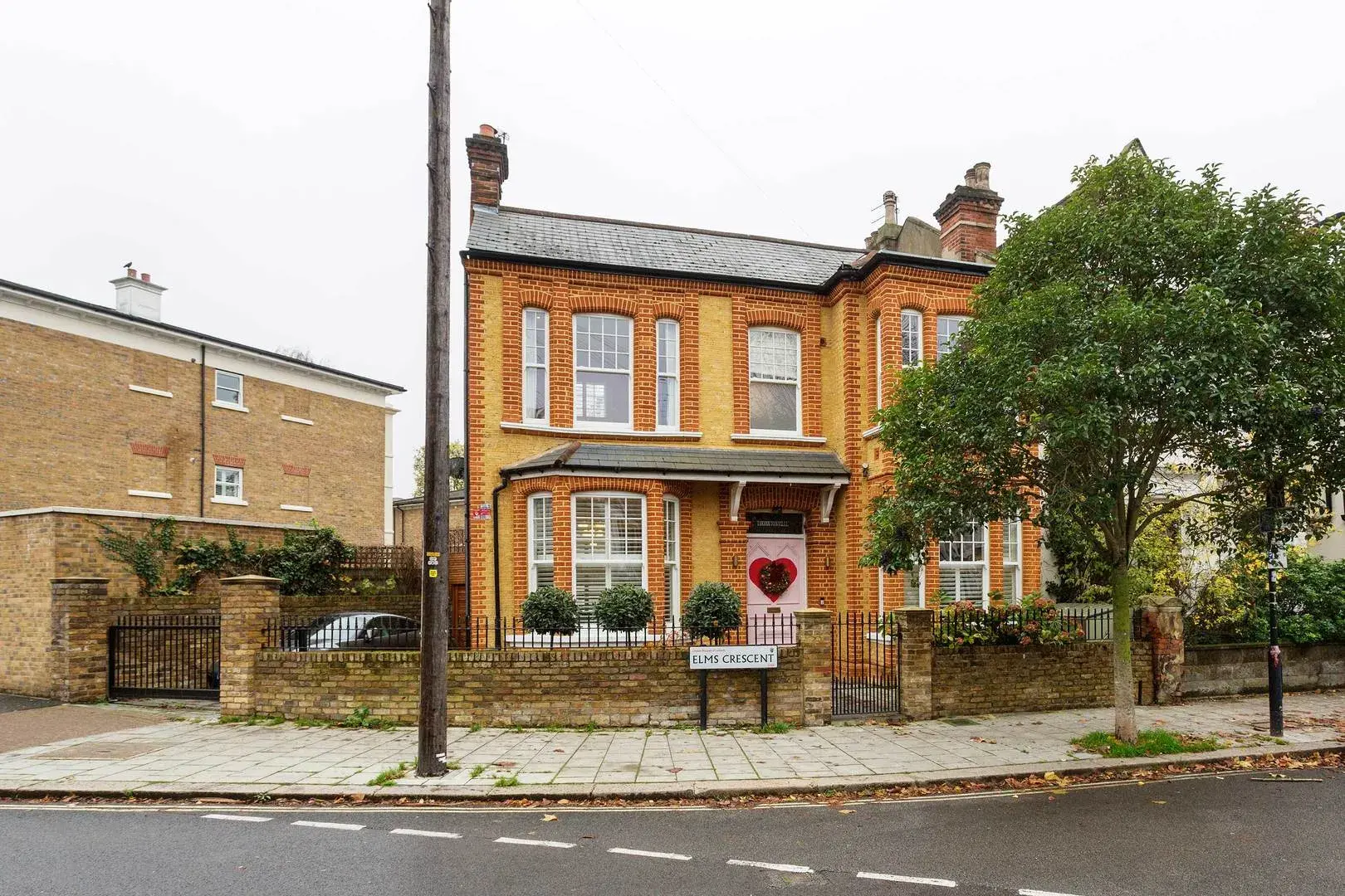 Elms Crescent, holiday home in Clapham, London