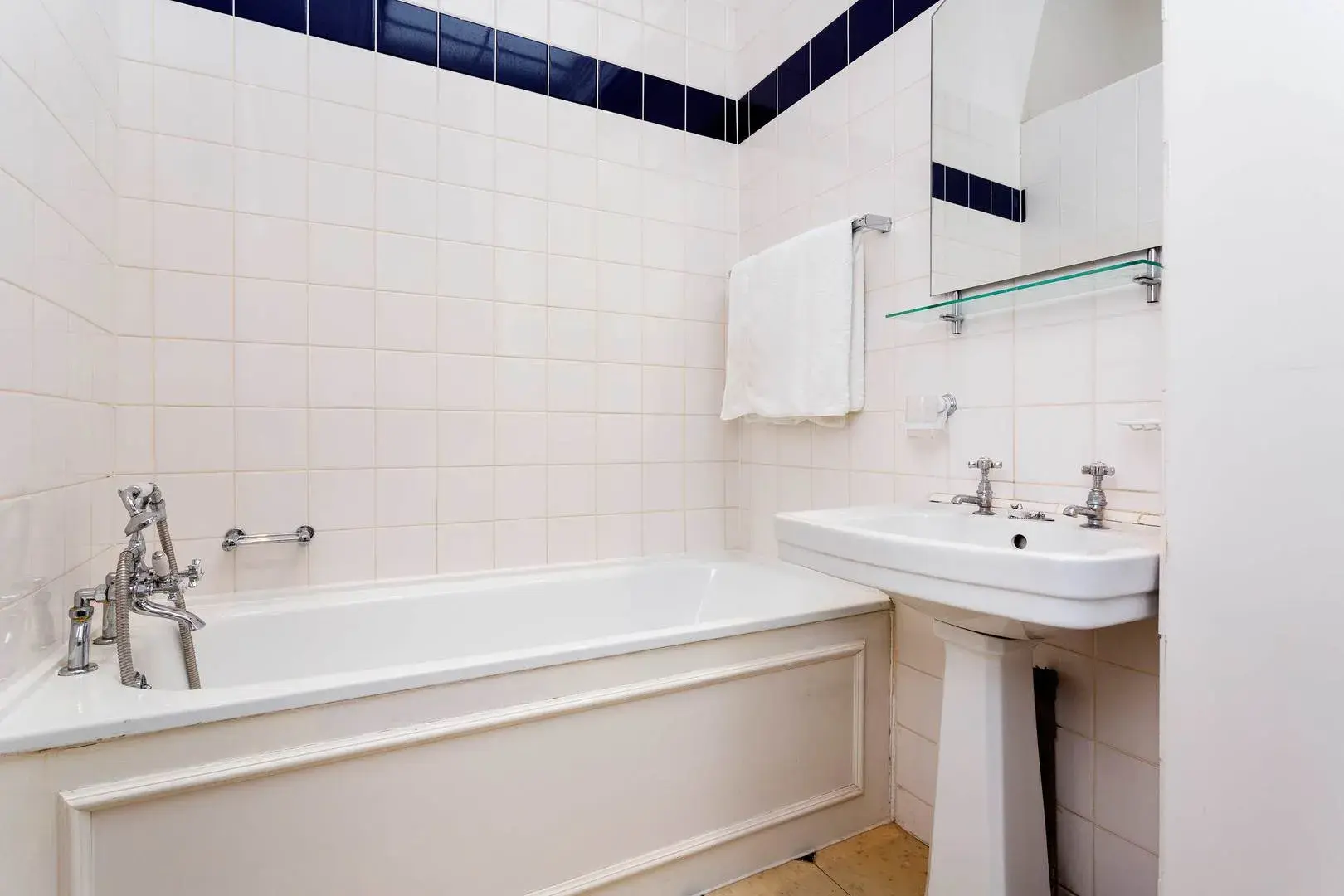 Queen's Gardens, holiday home in Bayswater, London