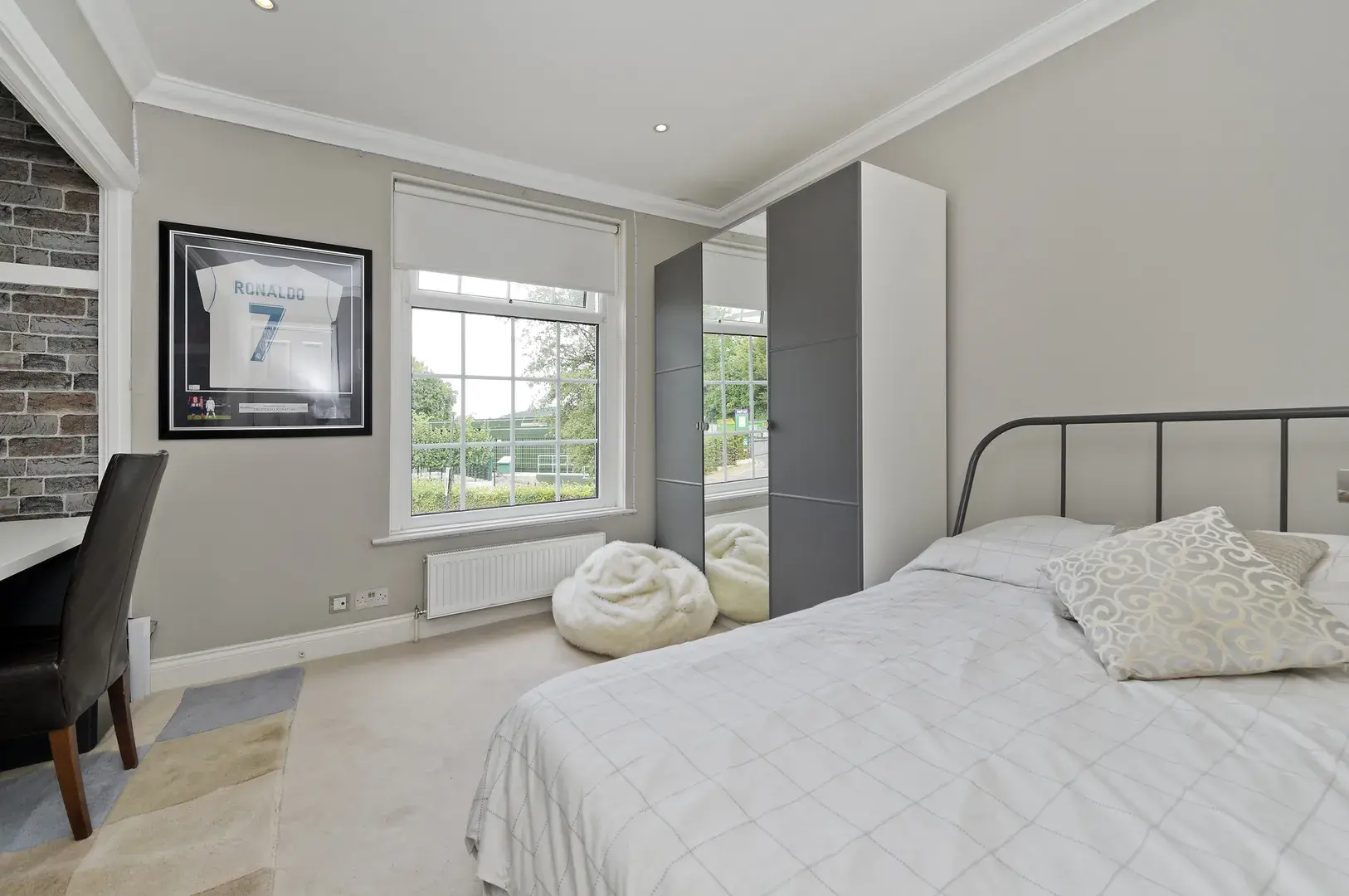 Somerset Road, holiday home in Wimbledon – South London, London