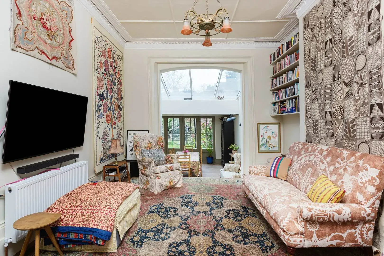 Gatcombe Road, holiday home in London