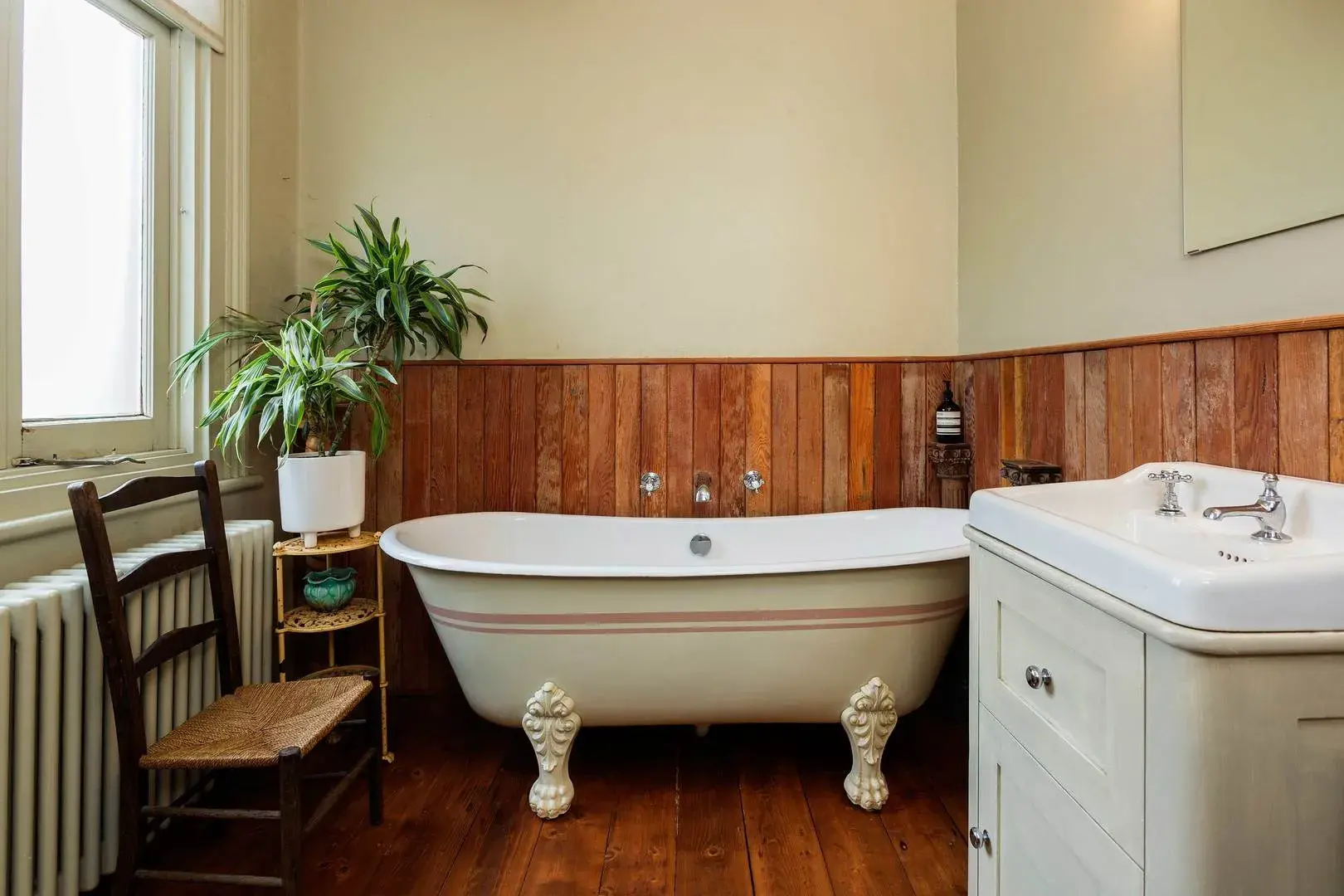 Gatcombe Road, holiday home in London