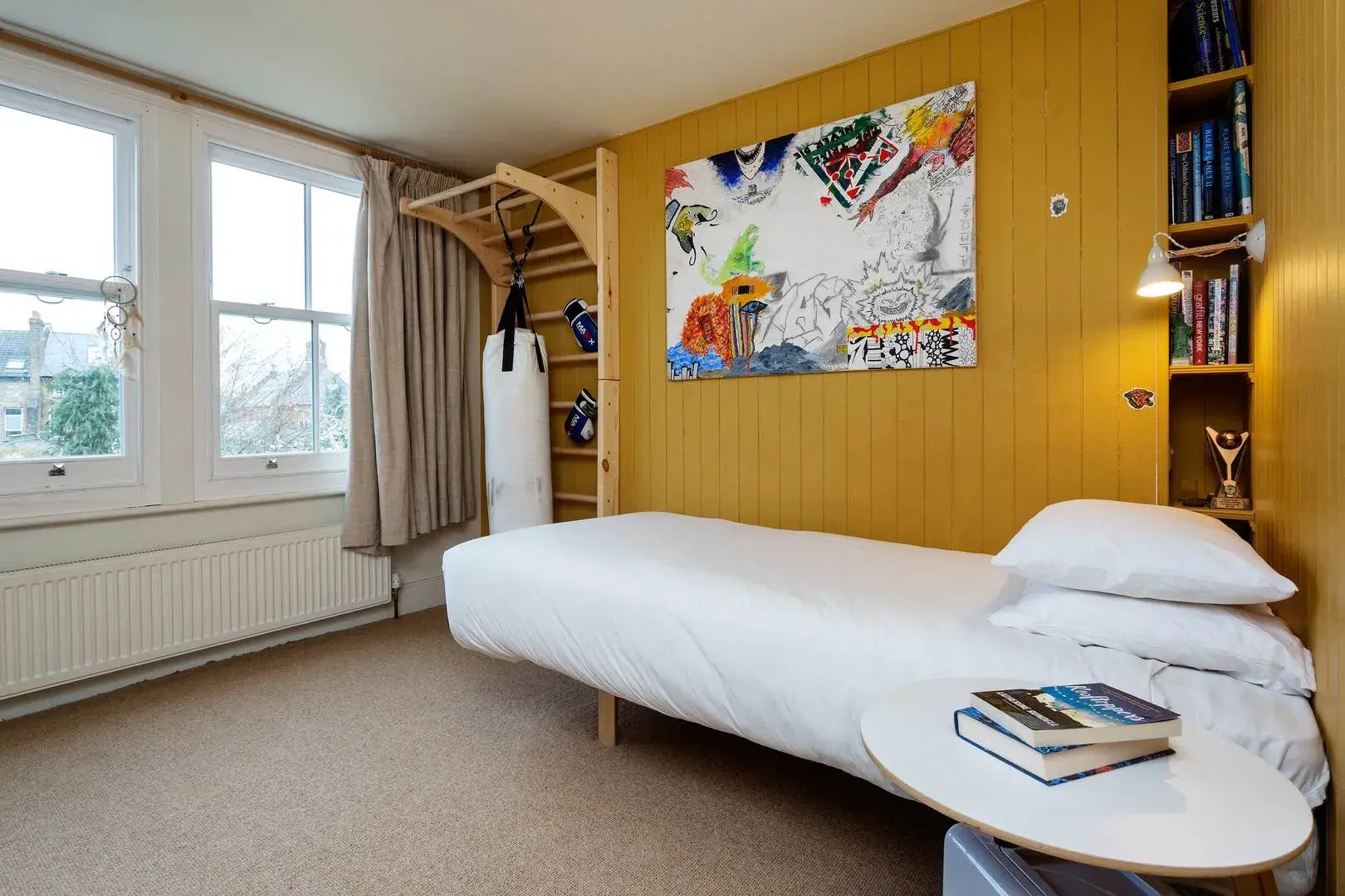 Gatcombe Road, holiday home in London