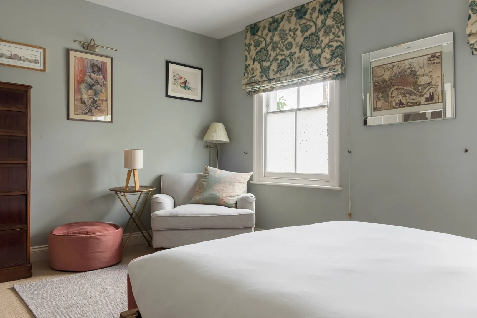 Rowena Crescent, holiday home in Battersea, London