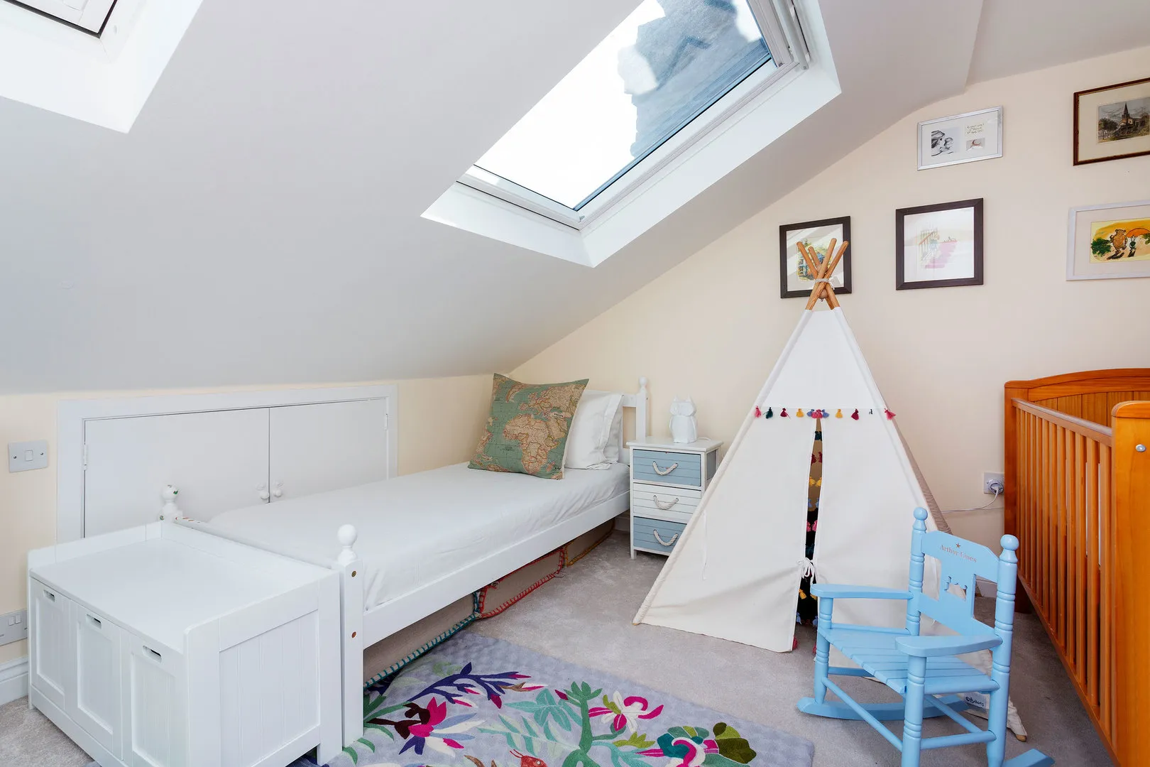 Rowena Crescent, holiday home in Battersea, London