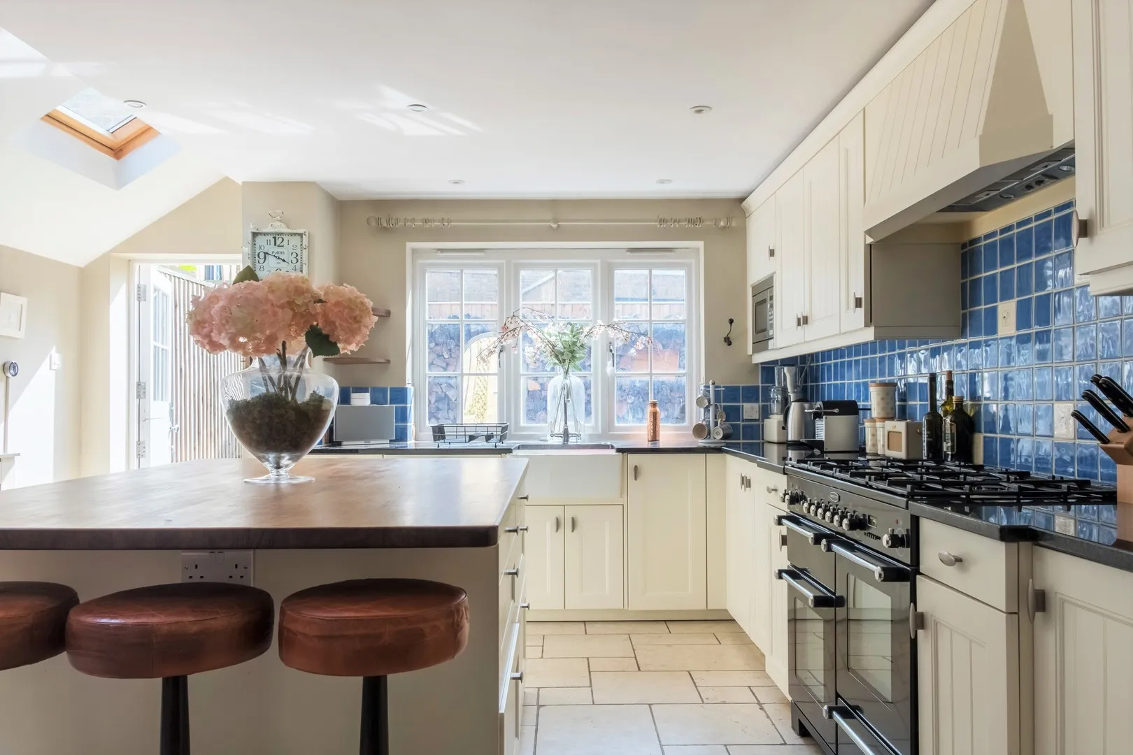 Rowena Crescent, holiday home in Battersea, London