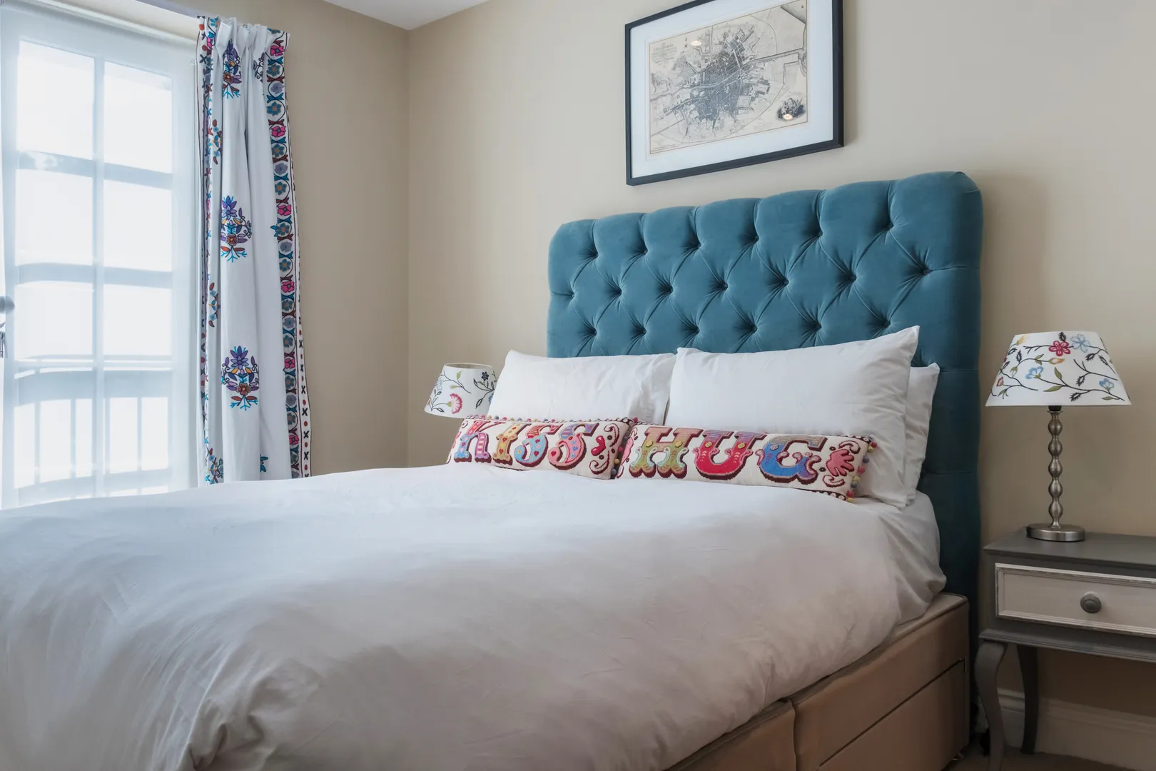 Rowena Crescent, holiday home in Battersea, London