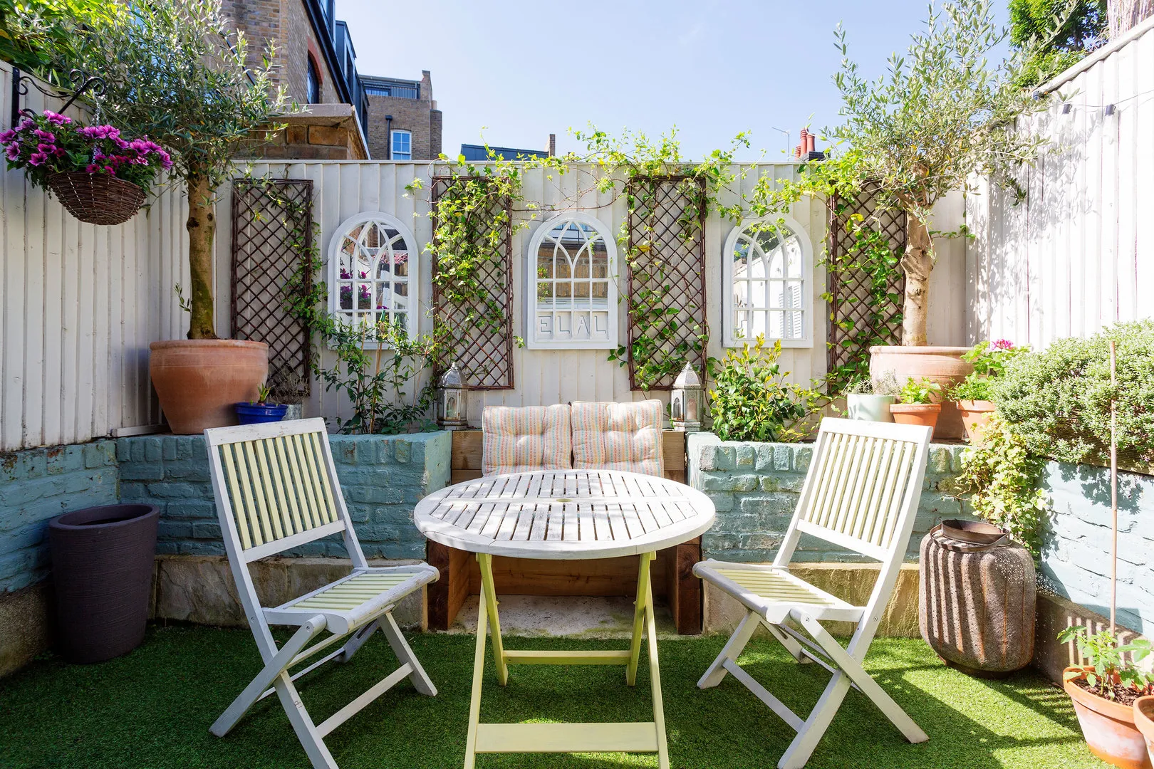 Rowena Crescent, holiday home in Battersea, London