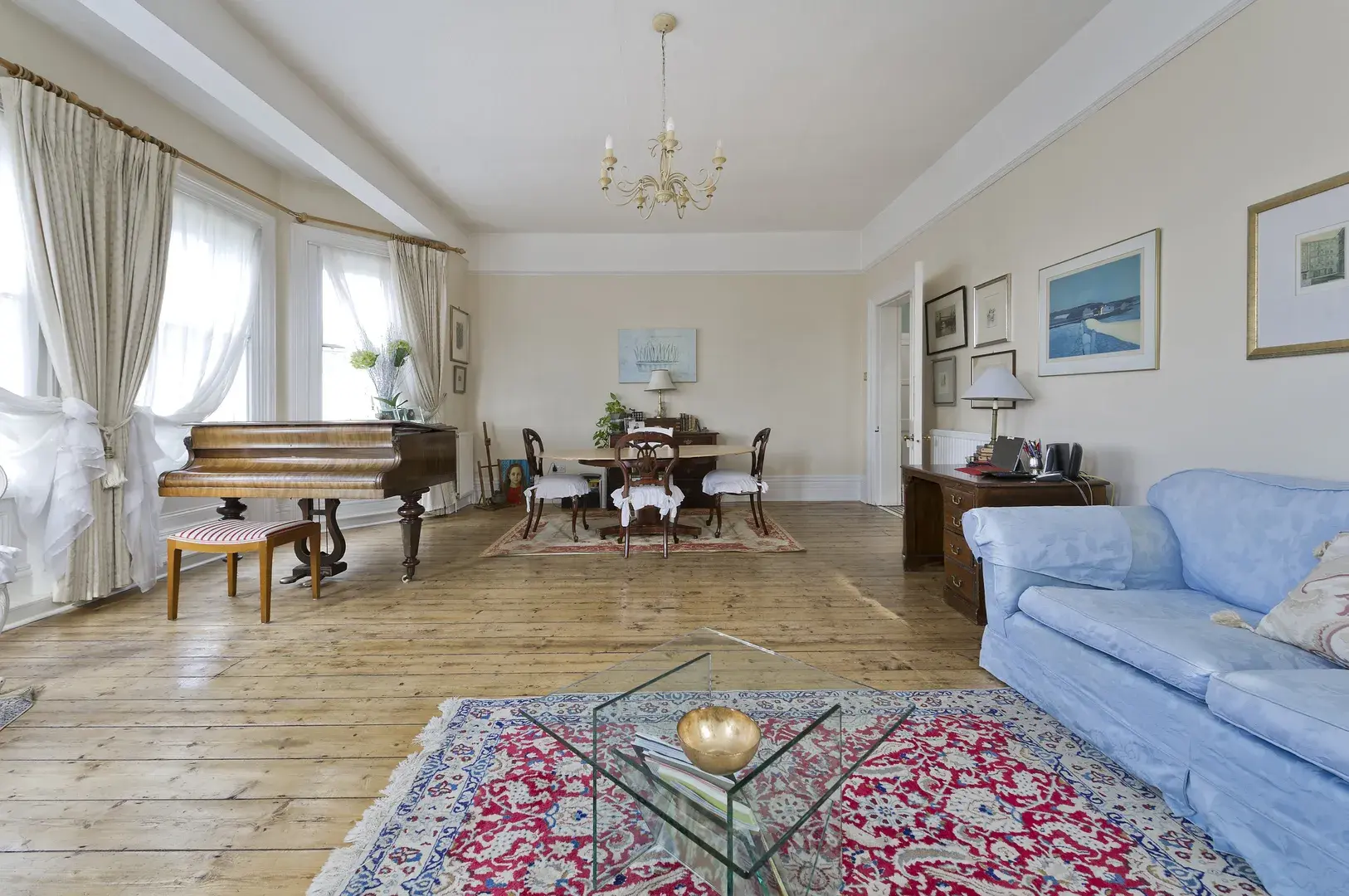 Warwick Road, holiday home in Kensington, London
