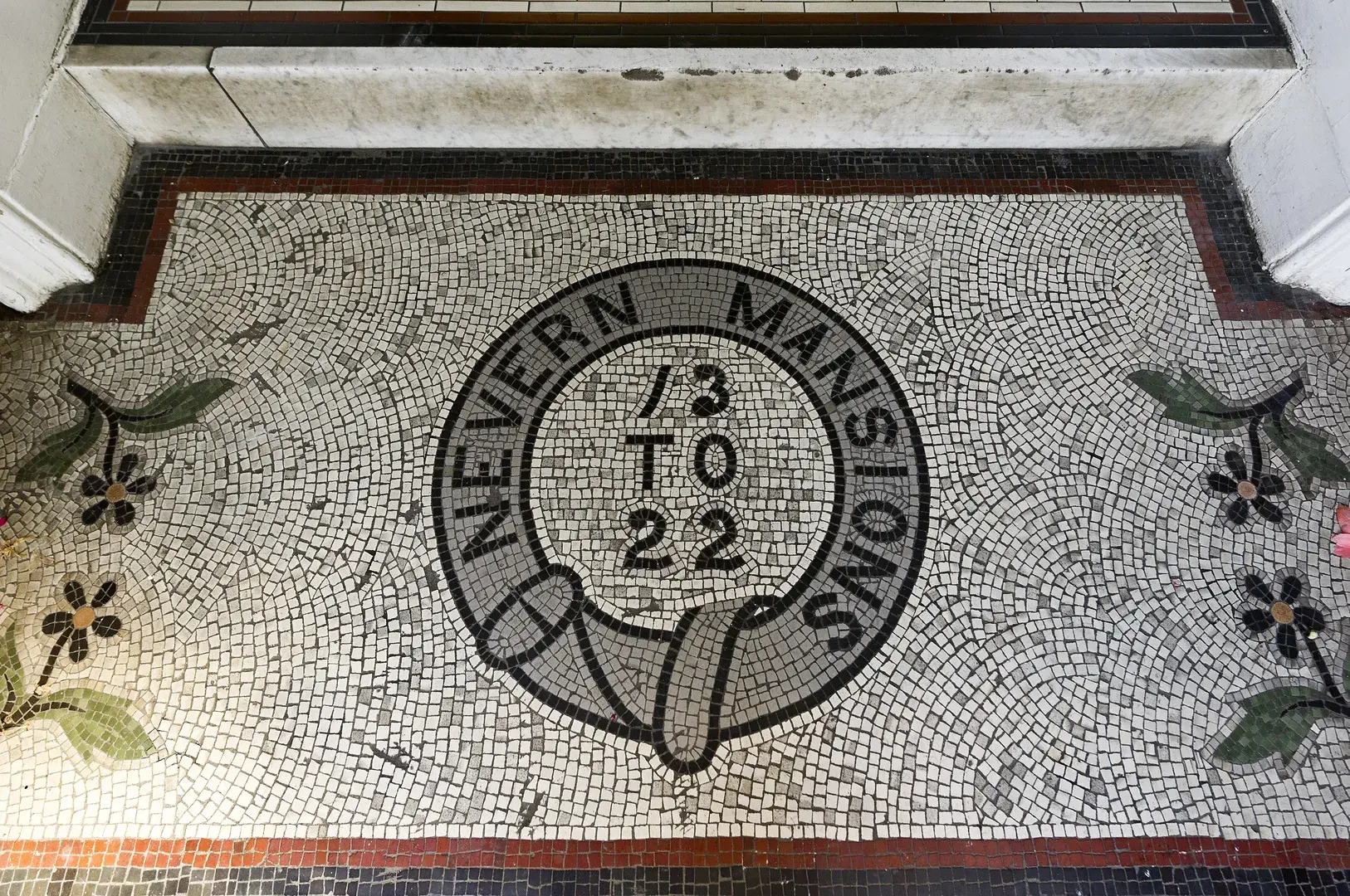 Warwick Road, holiday home in Kensington, London