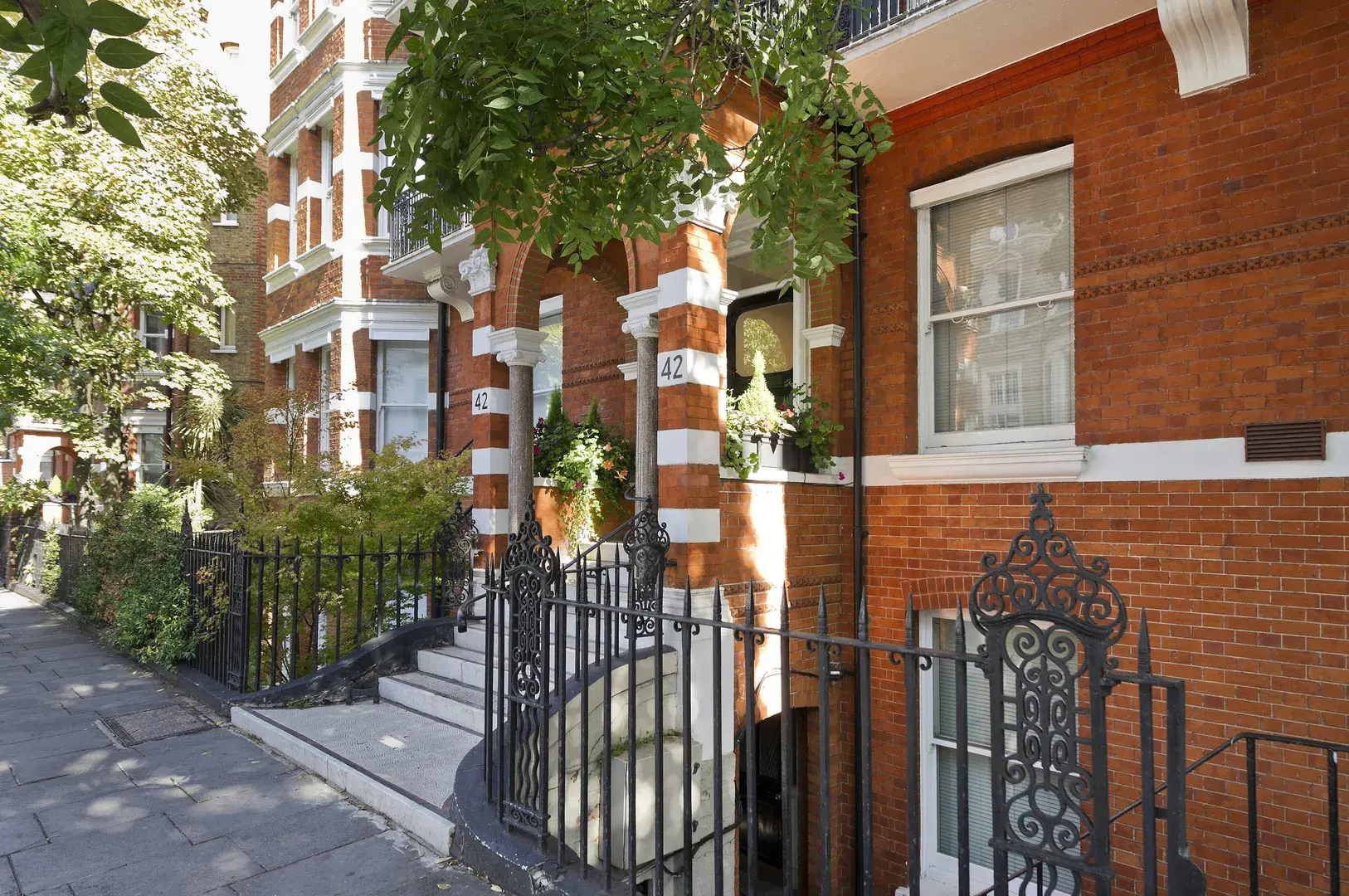 Warwick Road, holiday home in Kensington, London