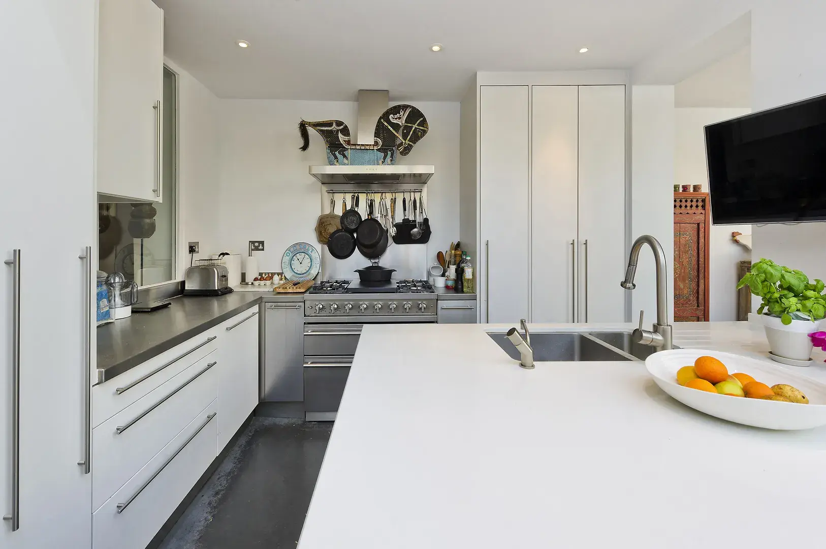 Masbro Road, holiday home in Kensington, London