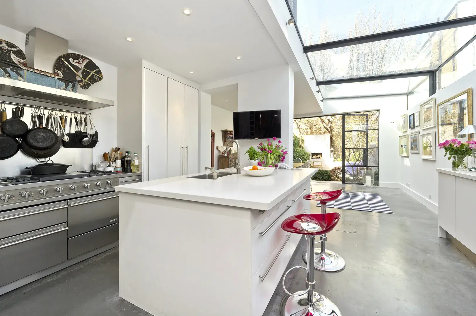 Masbro Road, holiday home in Kensington, London