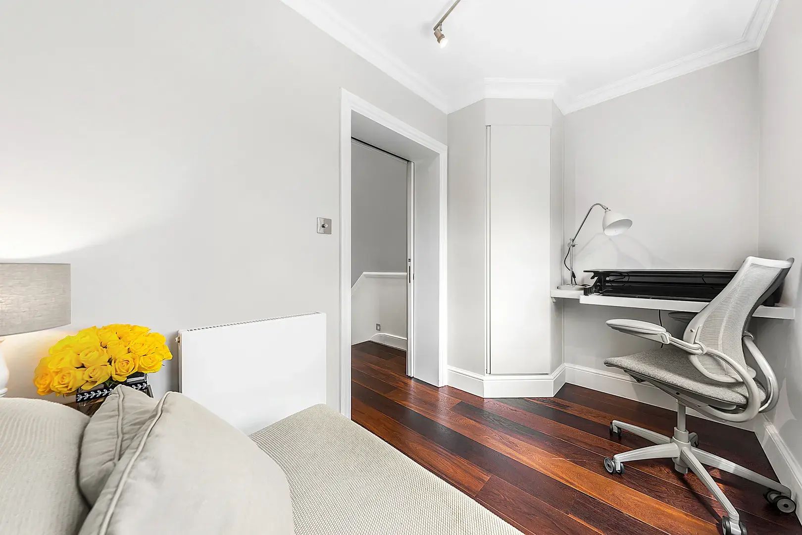 Cathcart Road, holiday home in Chelsea, London