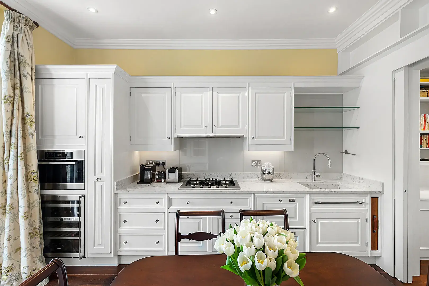 Cathcart Road, holiday home in Chelsea, London