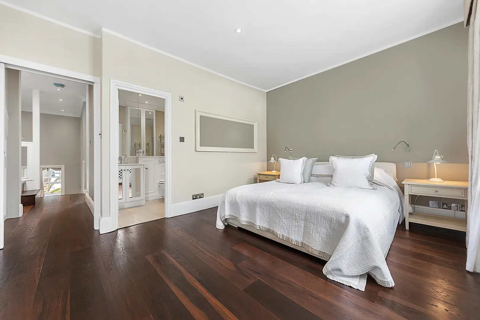 Cathcart Road, holiday home in Chelsea, London