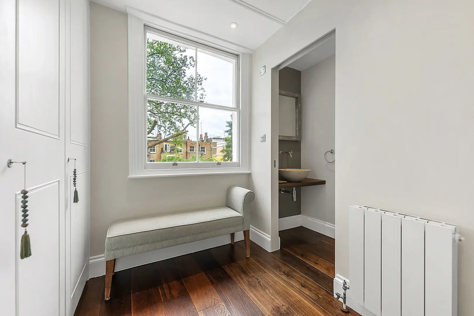 Cathcart Road, holiday home in Chelsea, London
