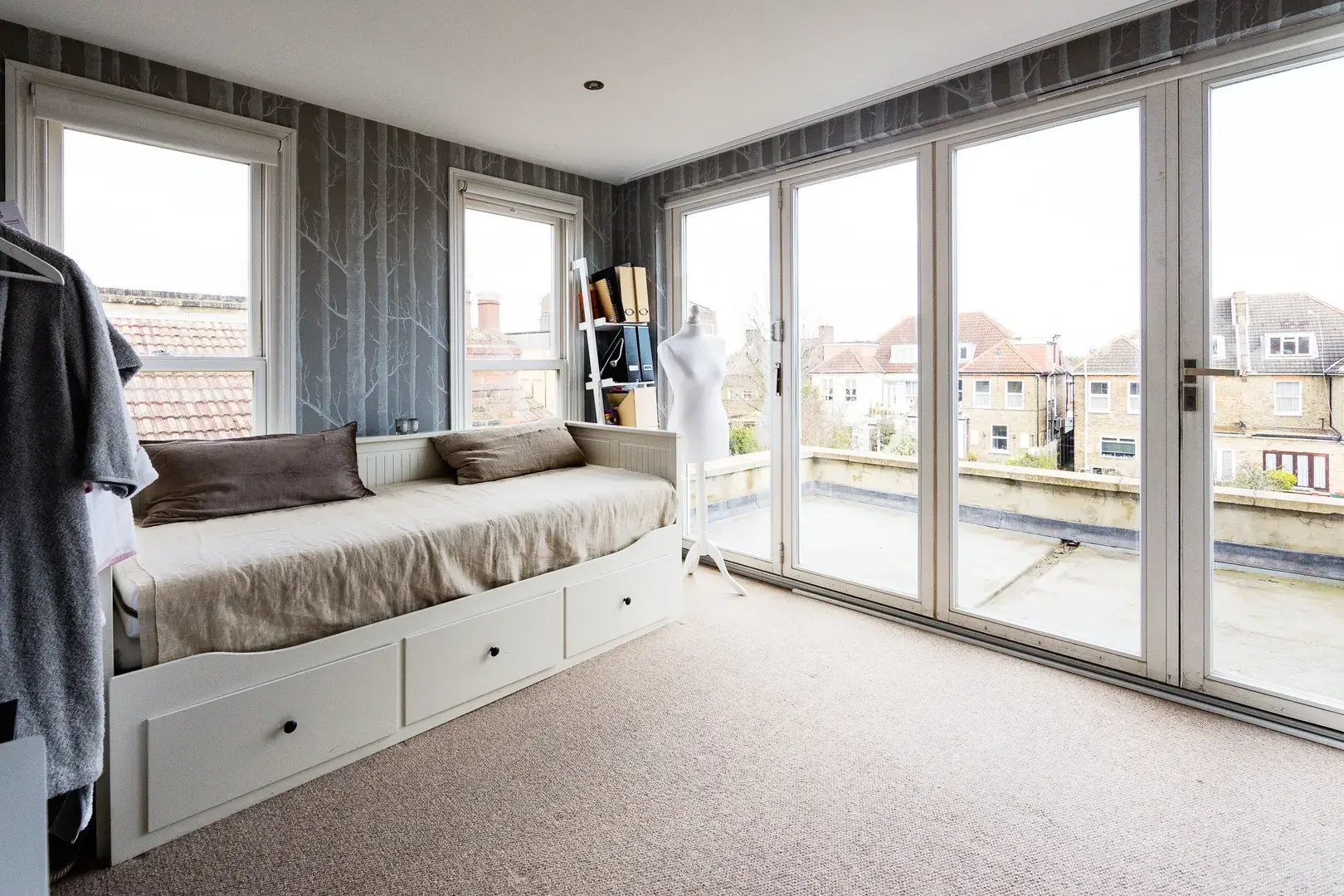 First Avenue, holiday home in London