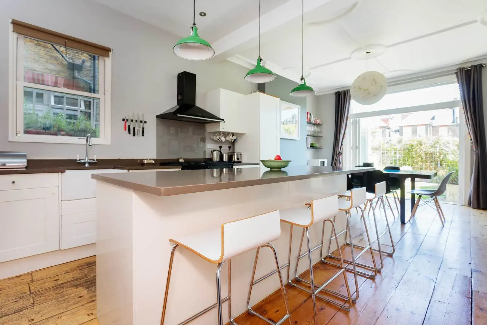 First Avenue, holiday home in London